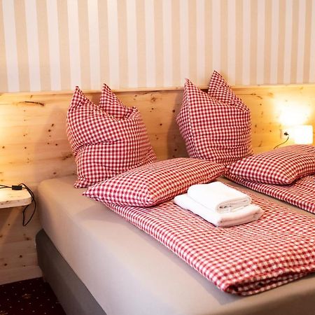 Roesslgut Bed & Breakfast ซีดาร์เฮาส์ ภายนอก รูปภาพ