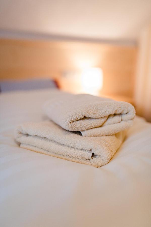 Roesslgut Bed & Breakfast ซีดาร์เฮาส์ ภายนอก รูปภาพ