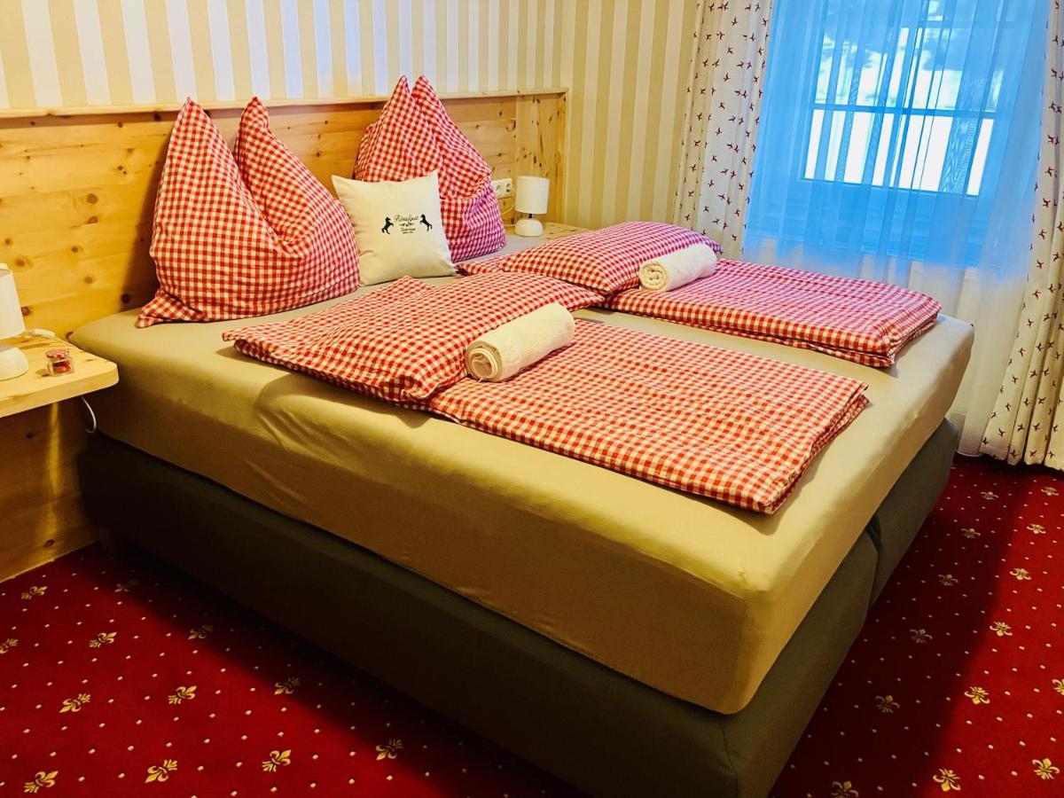Roesslgut Bed & Breakfast ซีดาร์เฮาส์ ภายนอก รูปภาพ