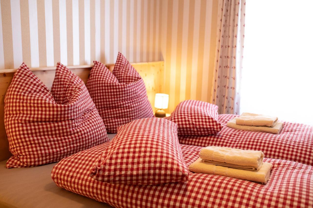 Roesslgut Bed & Breakfast ซีดาร์เฮาส์ ภายนอก รูปภาพ