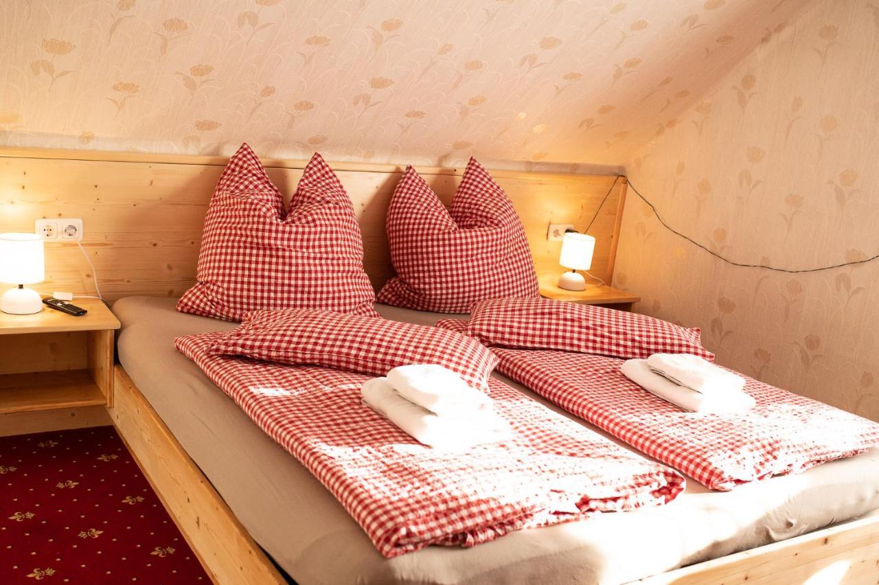 Roesslgut Bed & Breakfast ซีดาร์เฮาส์ ภายนอก รูปภาพ