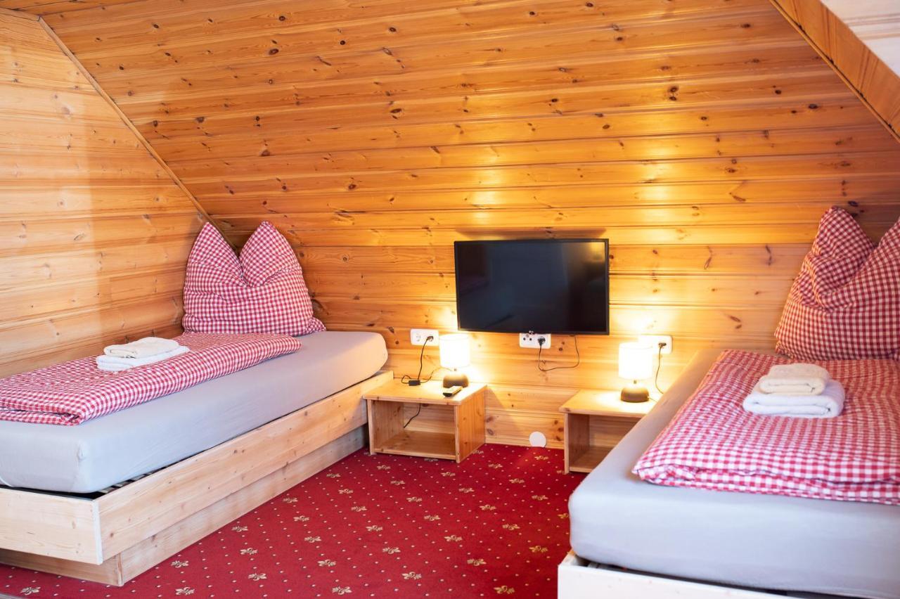 Roesslgut Bed & Breakfast ซีดาร์เฮาส์ ภายนอก รูปภาพ